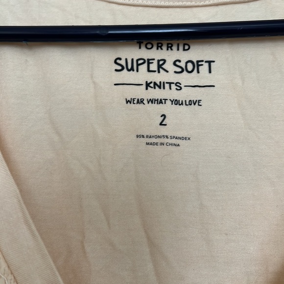 Torrid size 2 cream color blouse - Picture 2 of 4